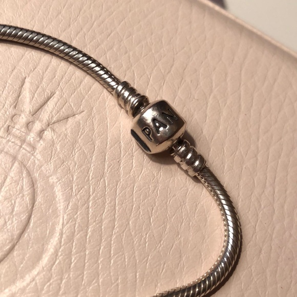 Pandora Charm Bracelet (Two clips dividers!!) - Picture 3 of 4